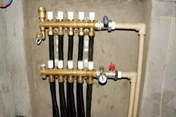 地暖分水器這樣使用才正確，用20年都不會(huì)壞！